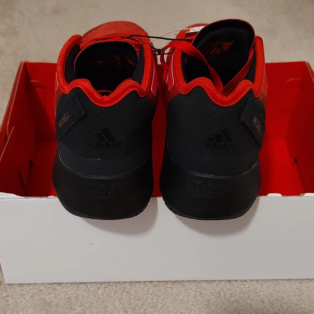 Adidas D.O.N. Issue 4 Basketball Shoes